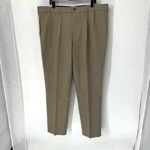 Dockers NWT Men's signature Khaki Chino pants 42X32